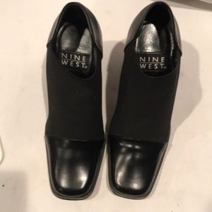 Nine west size 6M genuine black leather toe and heel stretch canvas body